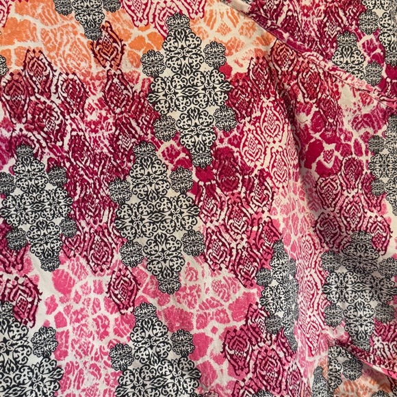 Pink/Orange Pattern Scrub Top - Picture 3 of 4